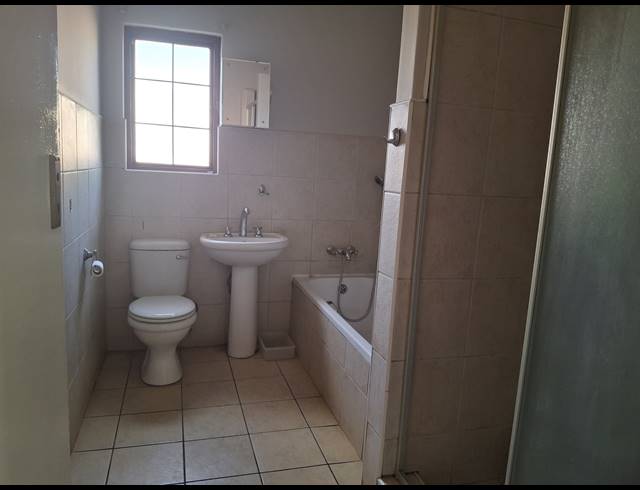 3 BEDROOM SIMPLEX TO LET IN HOWICK WEST